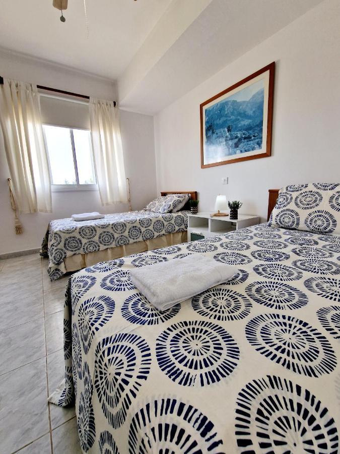 Emma'S Place, 2 Bedroom Apartment With Pool View Paphos Exterior photo